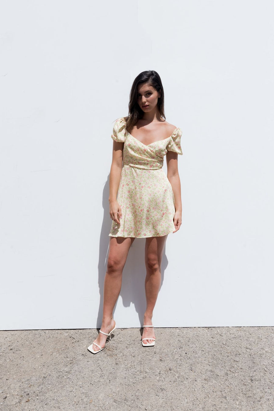 Vestido cruzado flores amarelo