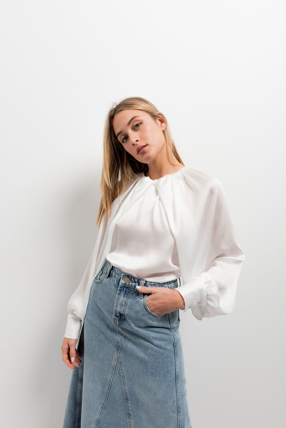 Blusa acetinada