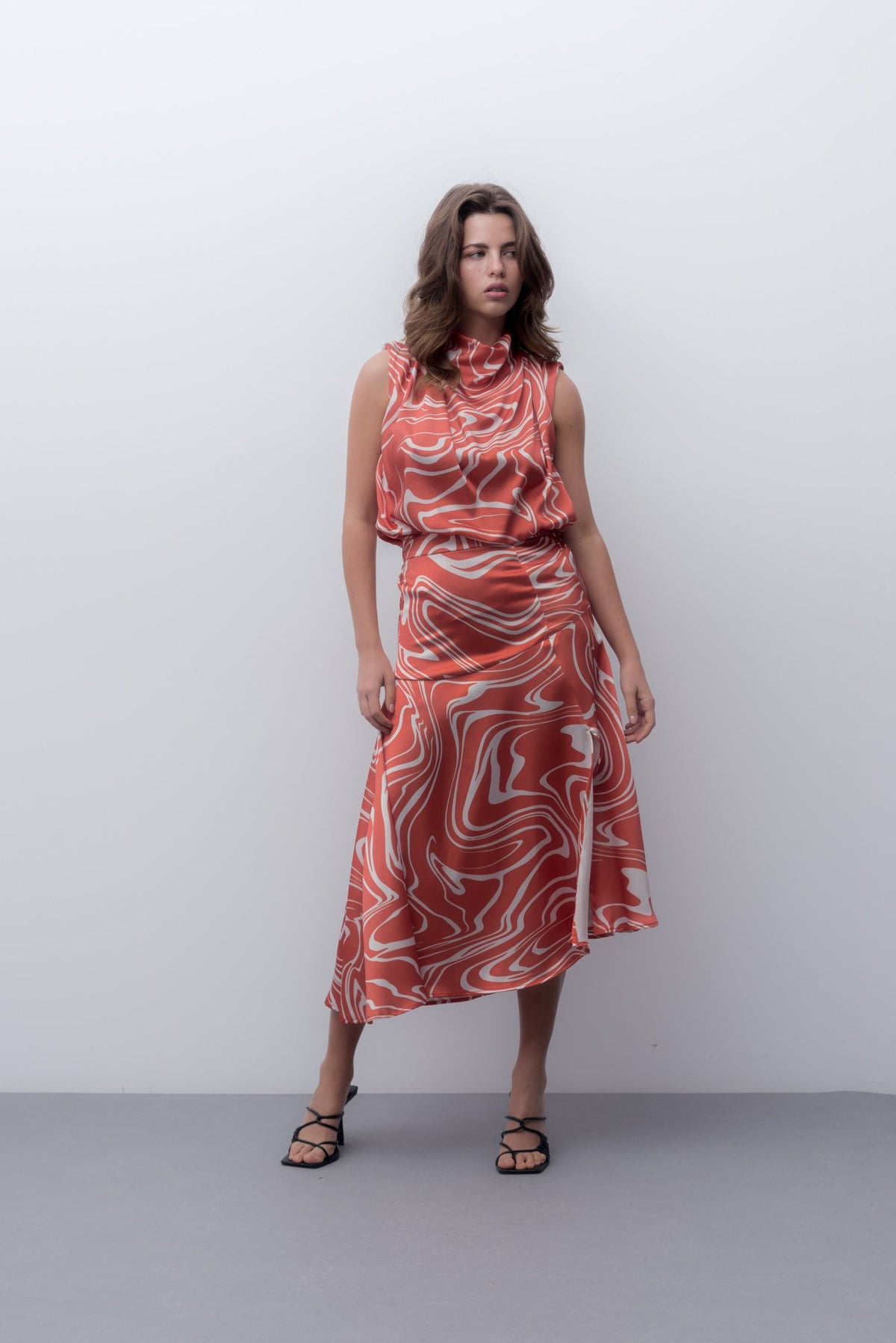 Saia midi estampada, fotografia 1 de 5