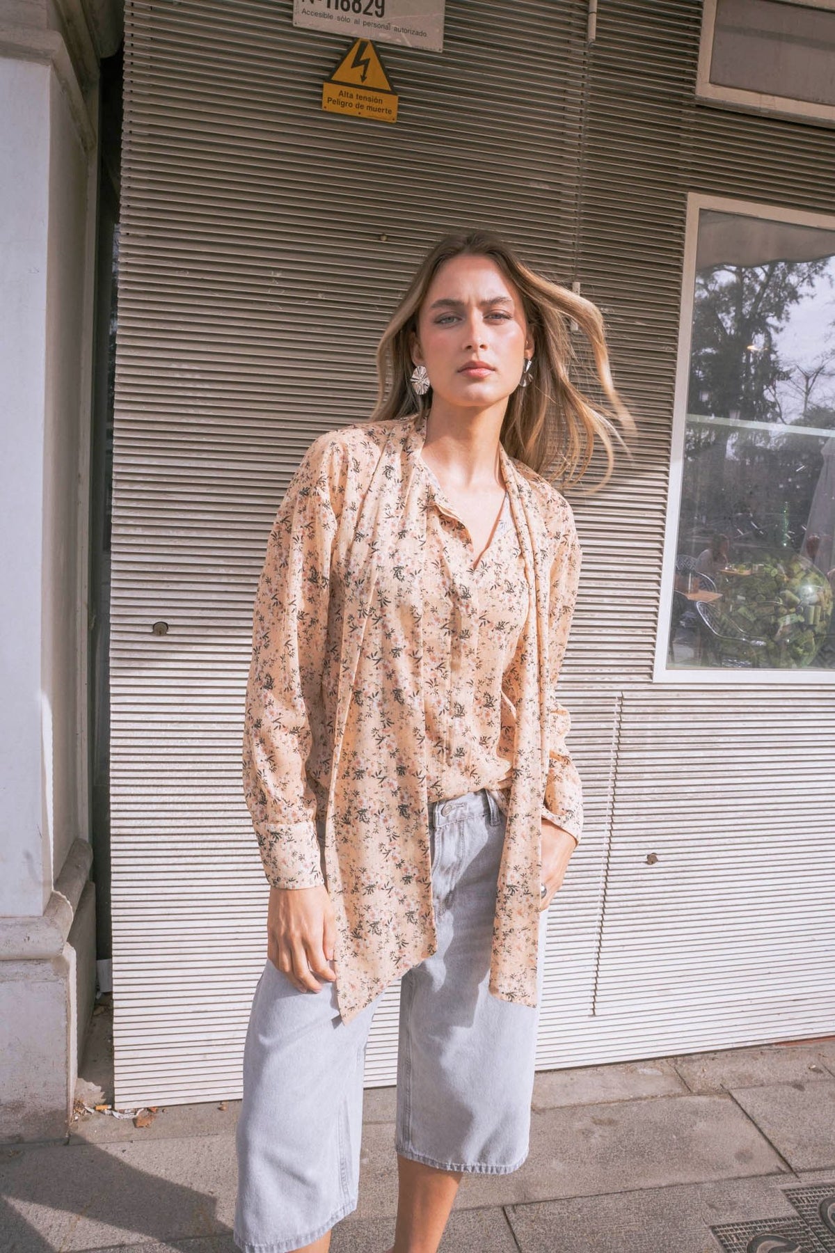 Camisa estampada laçada, fotografia 7 de 7