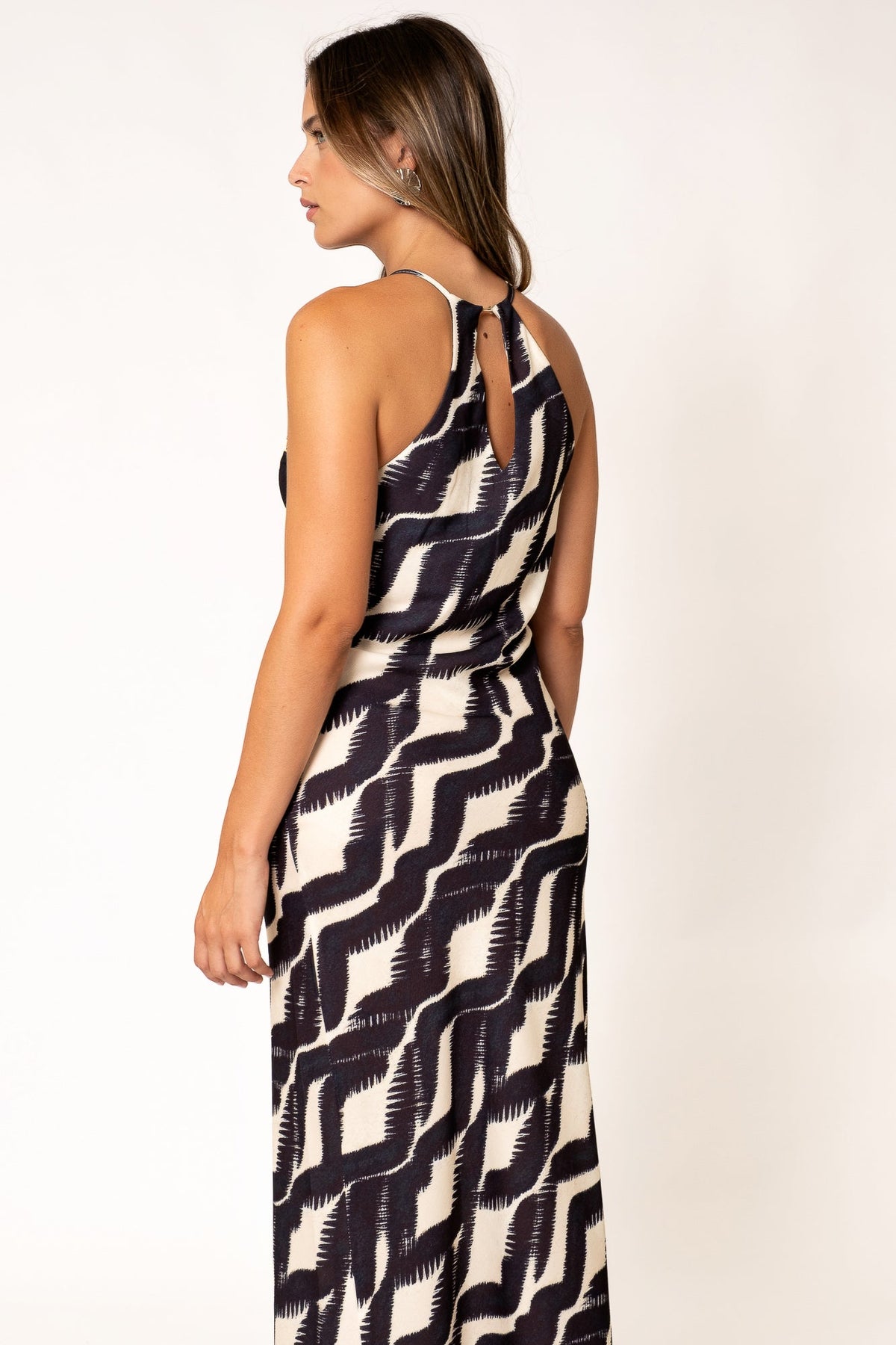 Vestido midi halter estampado, fotografia 5 de 8