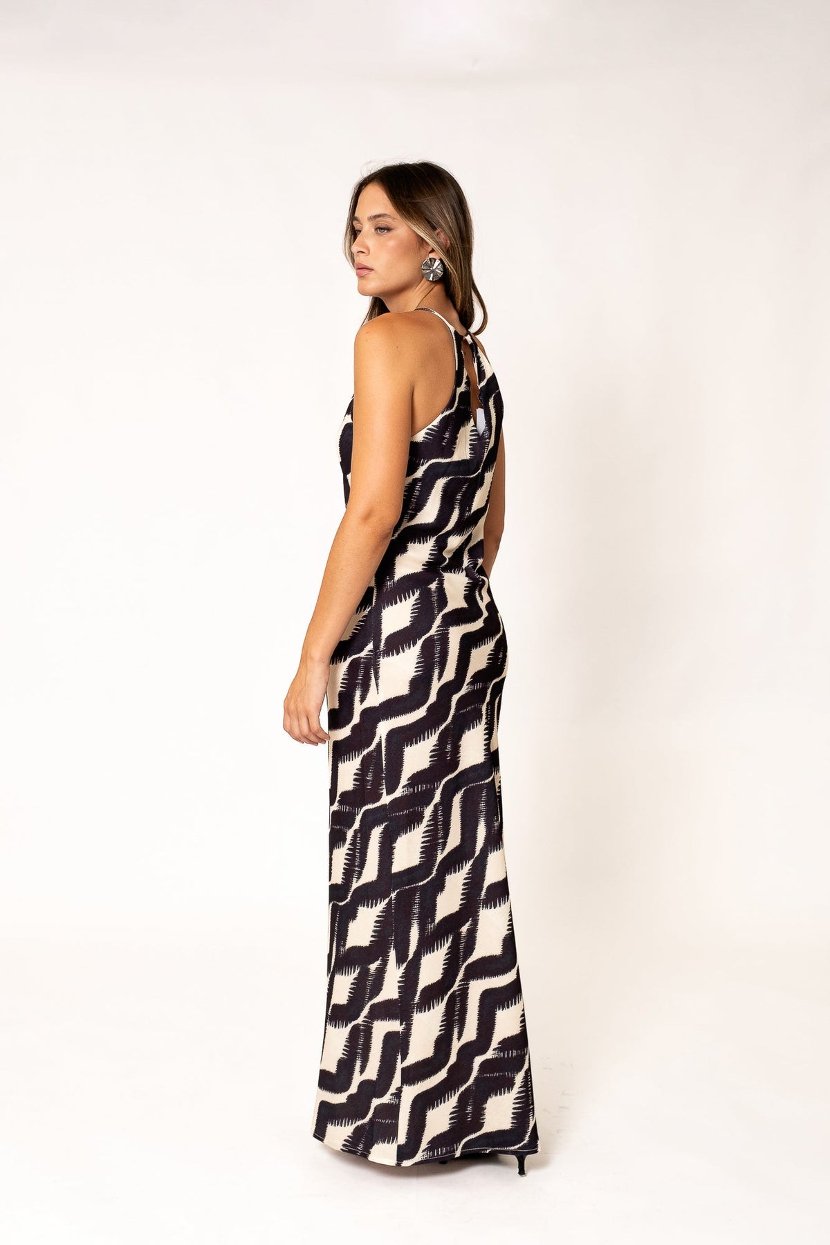 Vestido midi halter estampado, fotografia 4 de 8