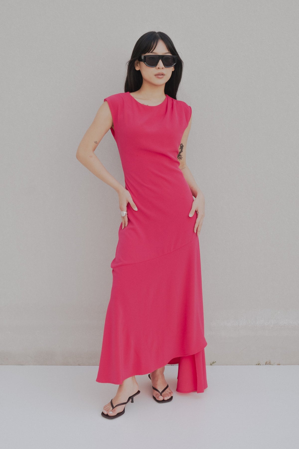 Vestido midi assimétrico, fotografia 4 de 8