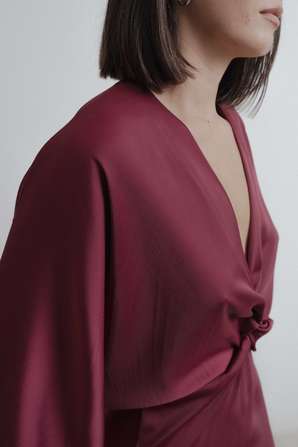Vestido acetinado nó, fotografia 4 de 7