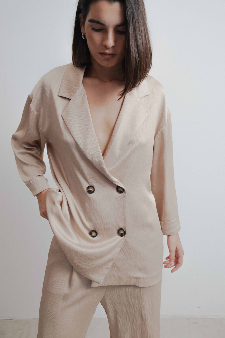Blazer acetinado cruzado