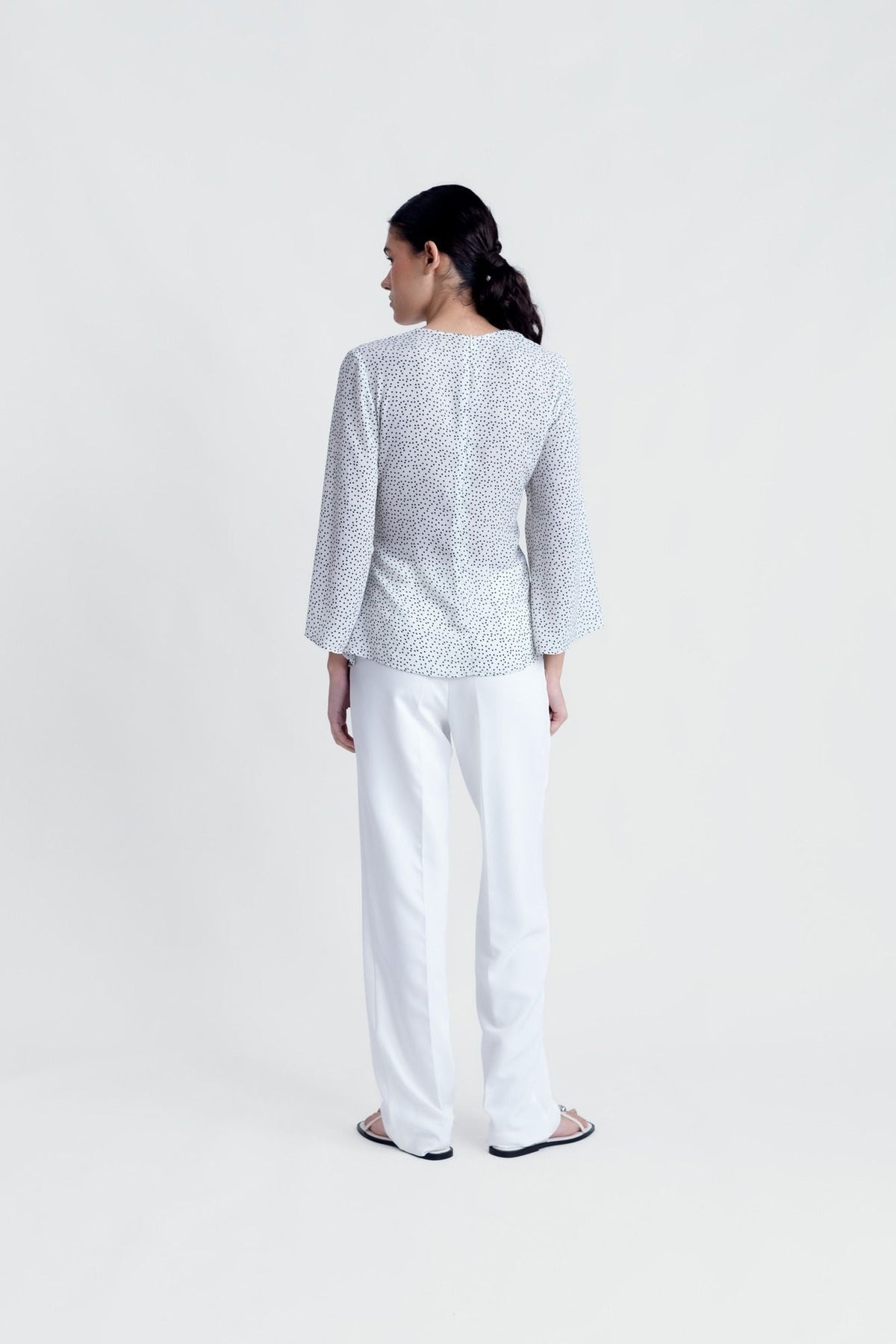 Blusa aplicação dourada