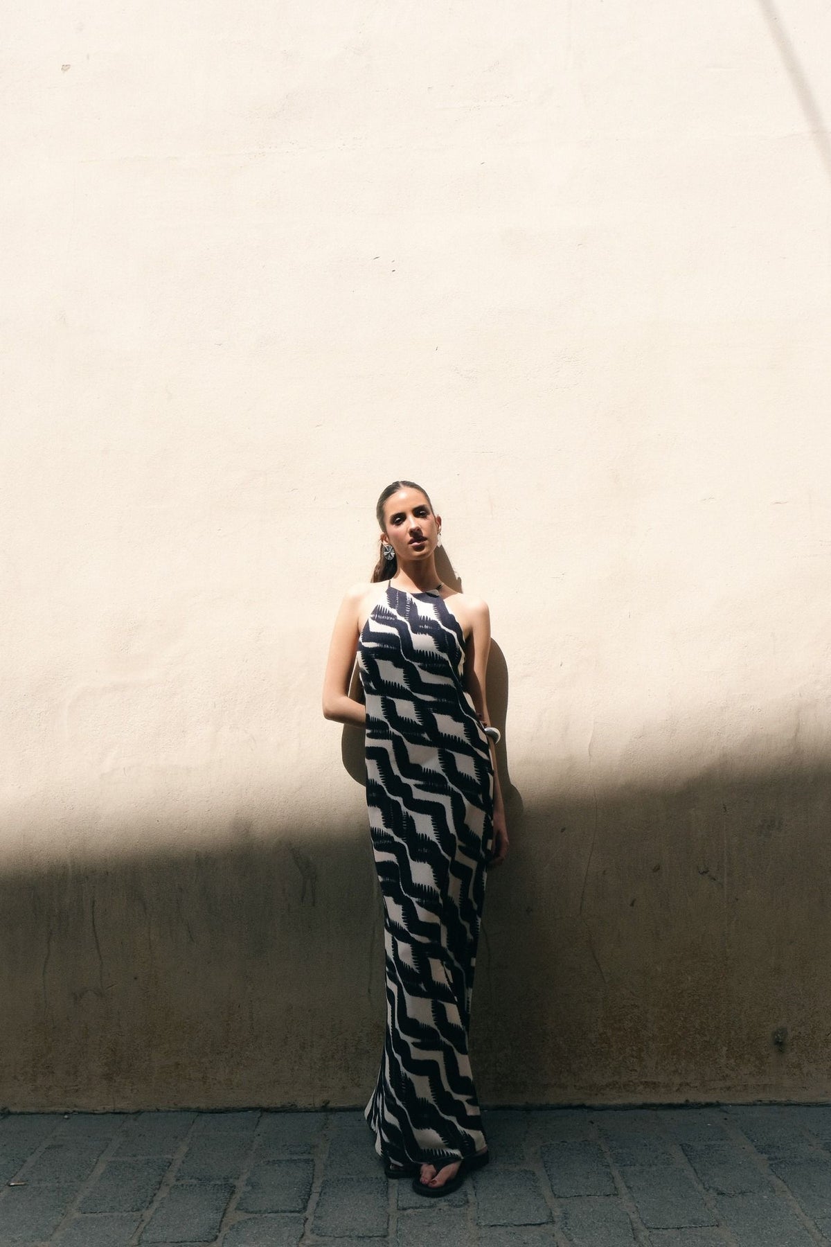 Vestido midi halter estampado, fotografia 6 de 8