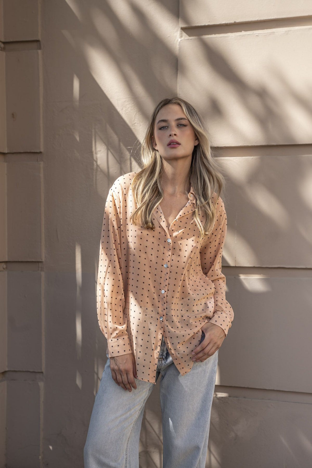 Camisa estampada semitransparente, fotografia 6 de 8