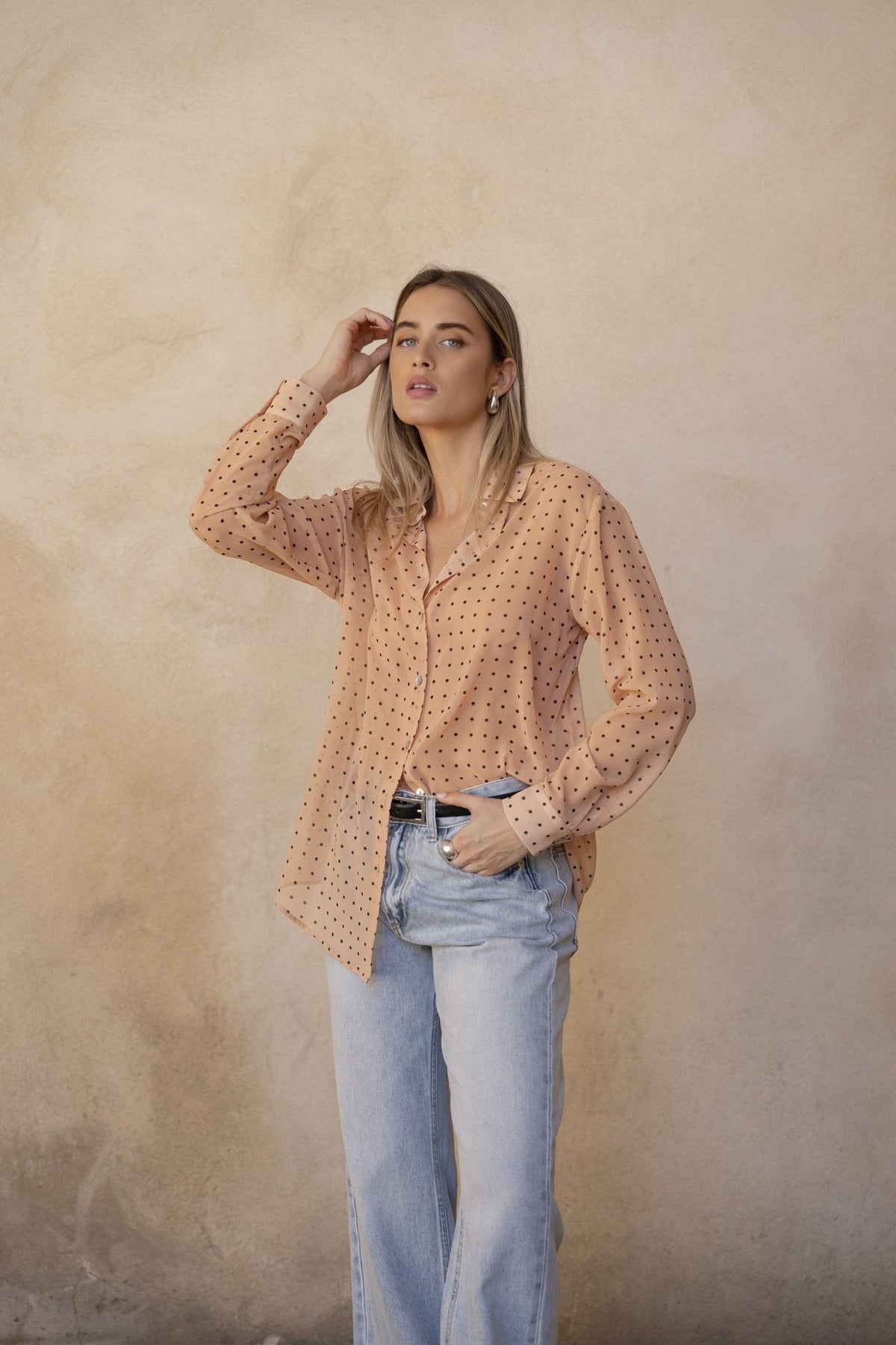 Camisa estampada semitransparente, fotografia 1 de 8