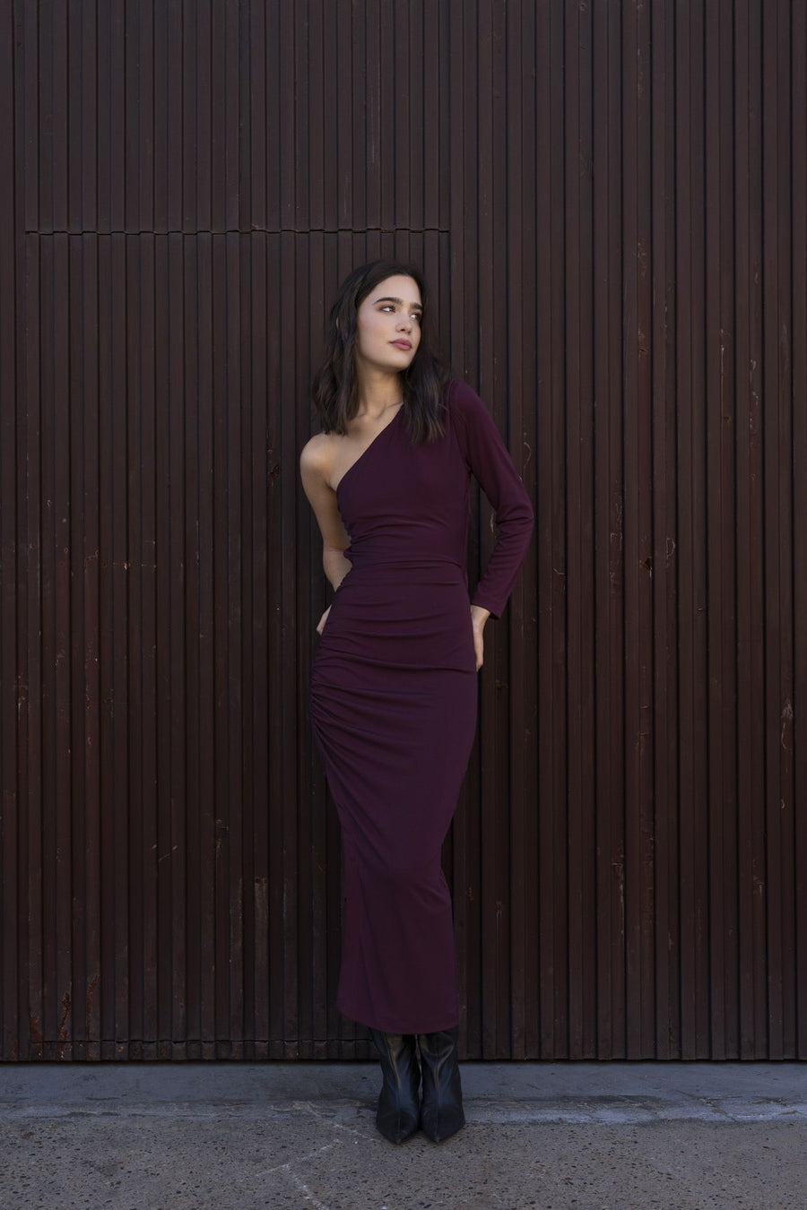 Vestido midi assimétrico