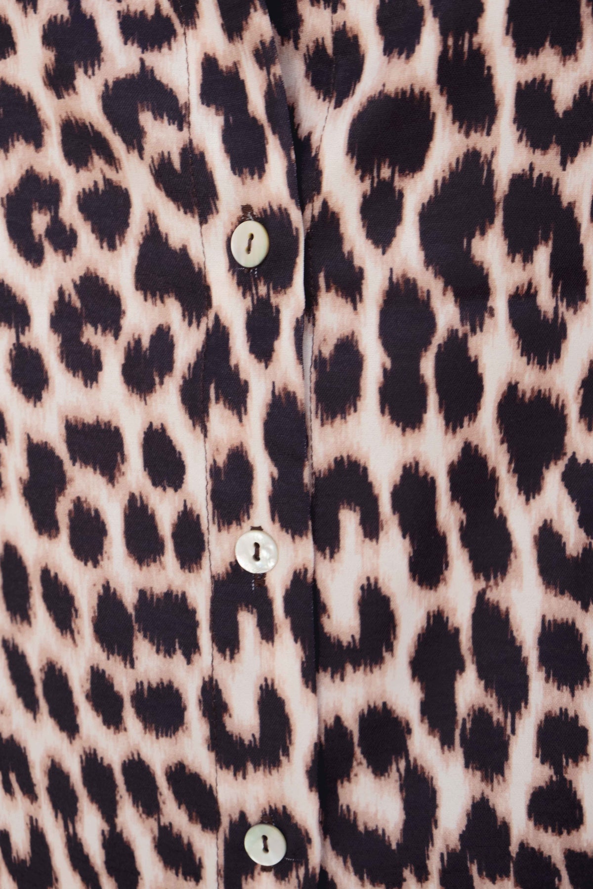Camisa estampada animal print, fotografia 6 de 6