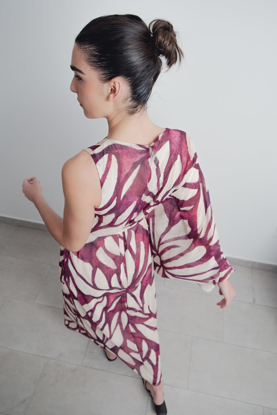 Vestido assimétrico estampado