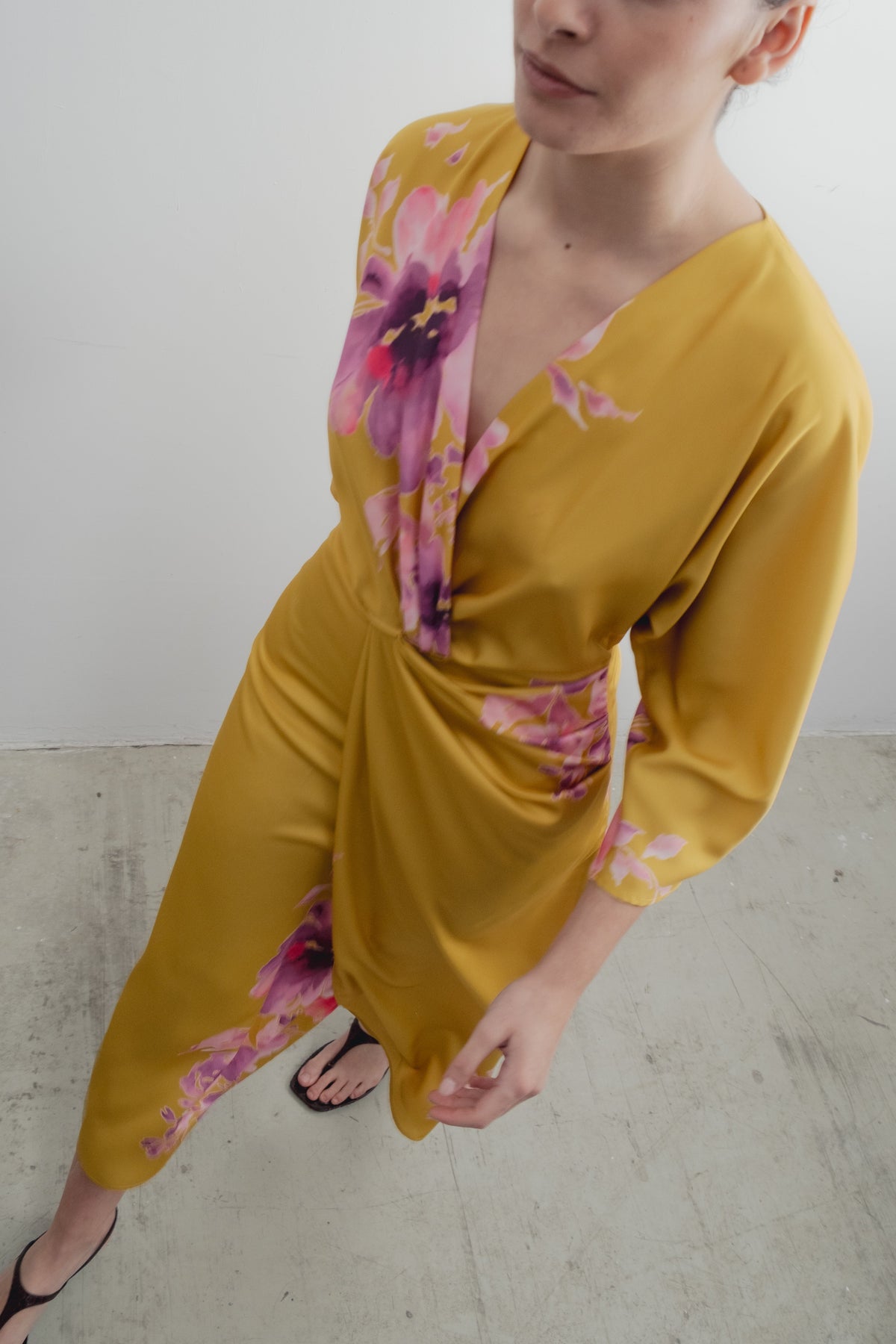 Vestido midi estampado acetinado, fotografia 1 de 7