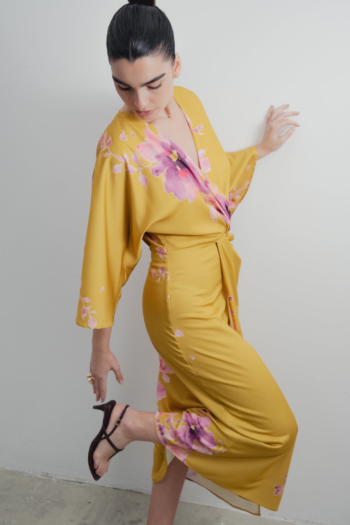 Vestido midi estampado acetinado, fotografia 5 de 7