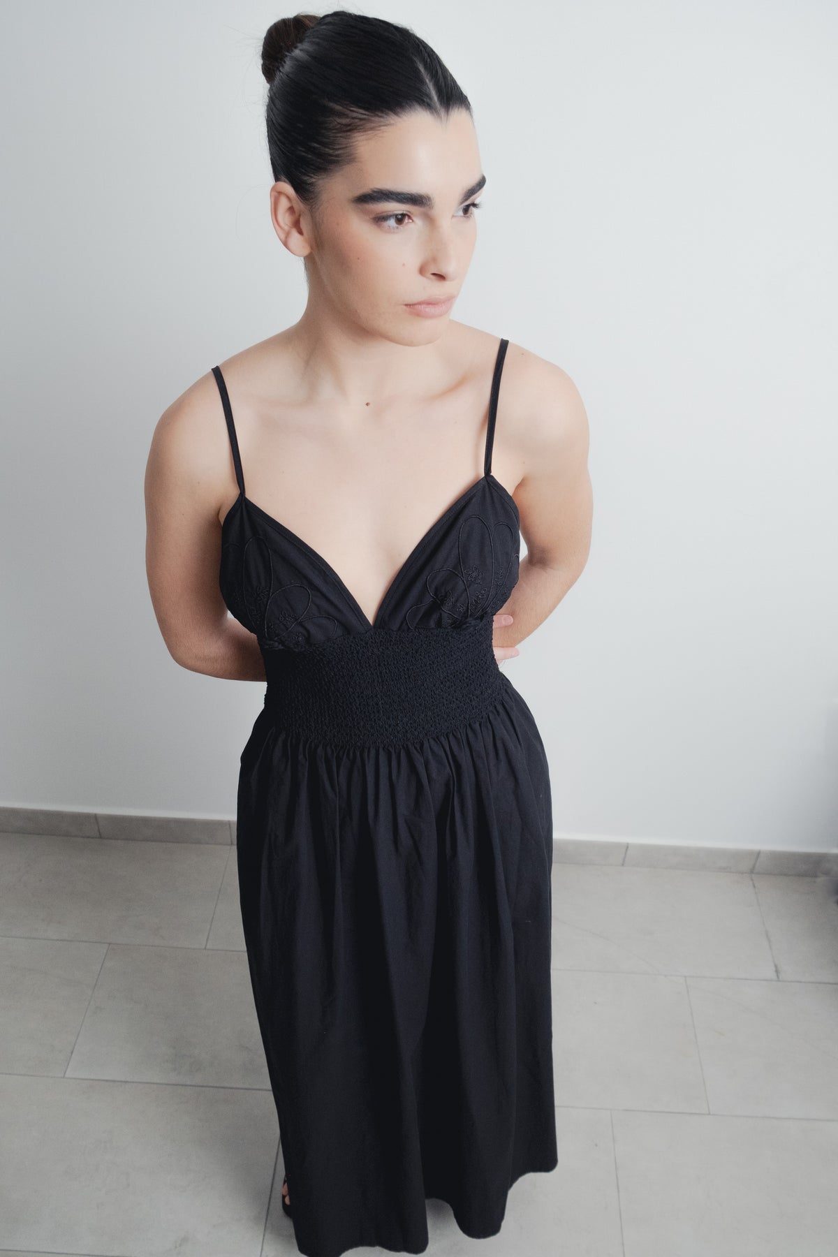 Vestido midi bordado, fotografia 3 de 5