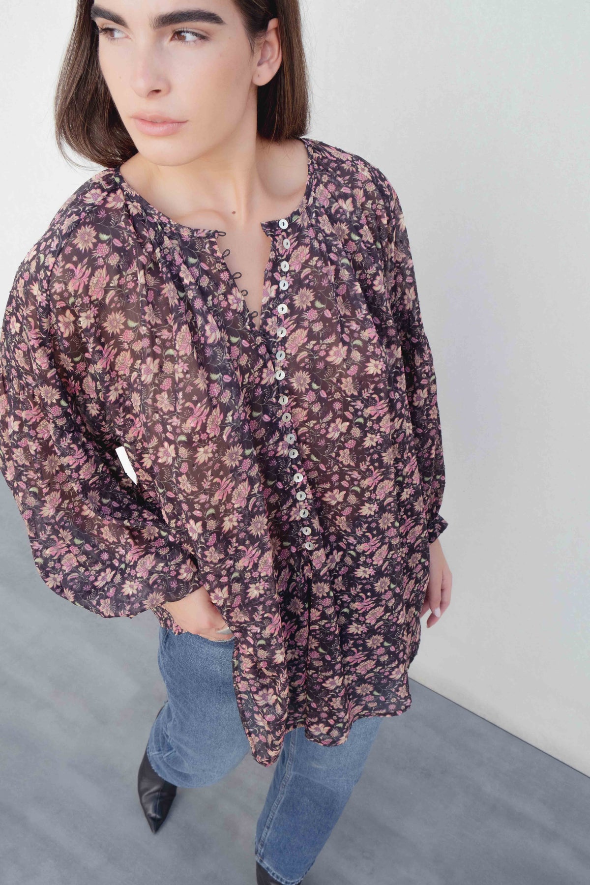 Blusa semitransparente estampada, fotografia 3 de 5