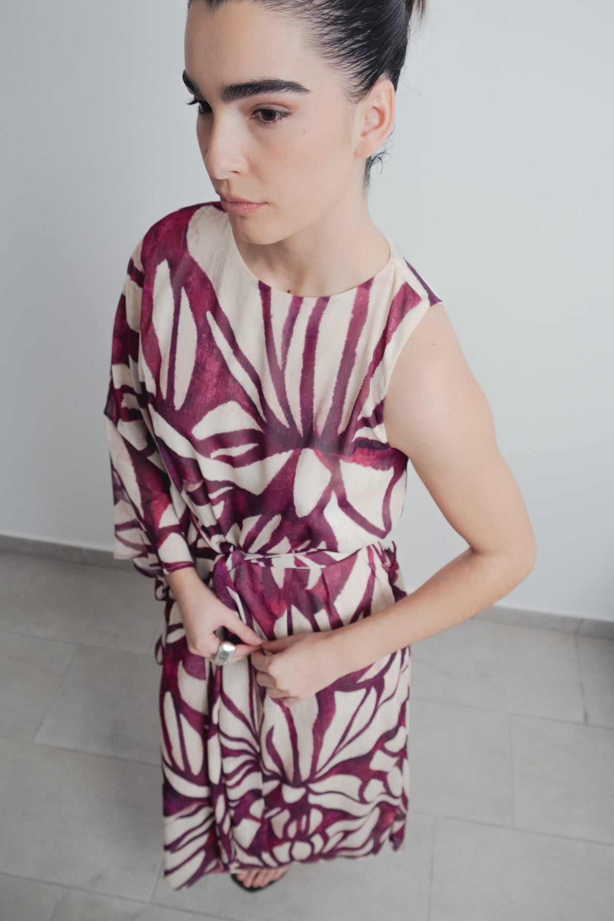 Vestido assimétrico estampado, fotografia 5 de 7