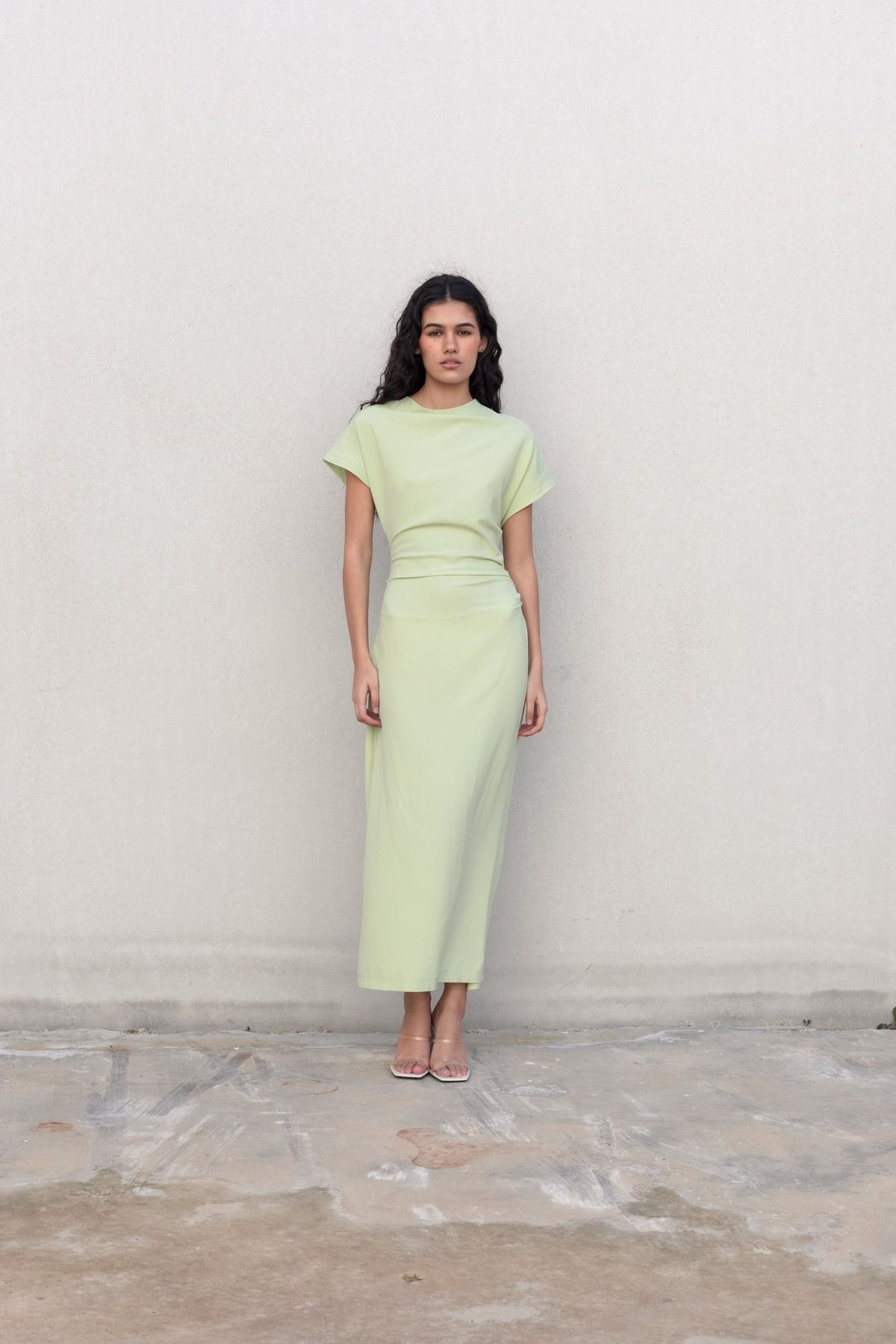 Vestido midi franzido, fotografia 1 de 10